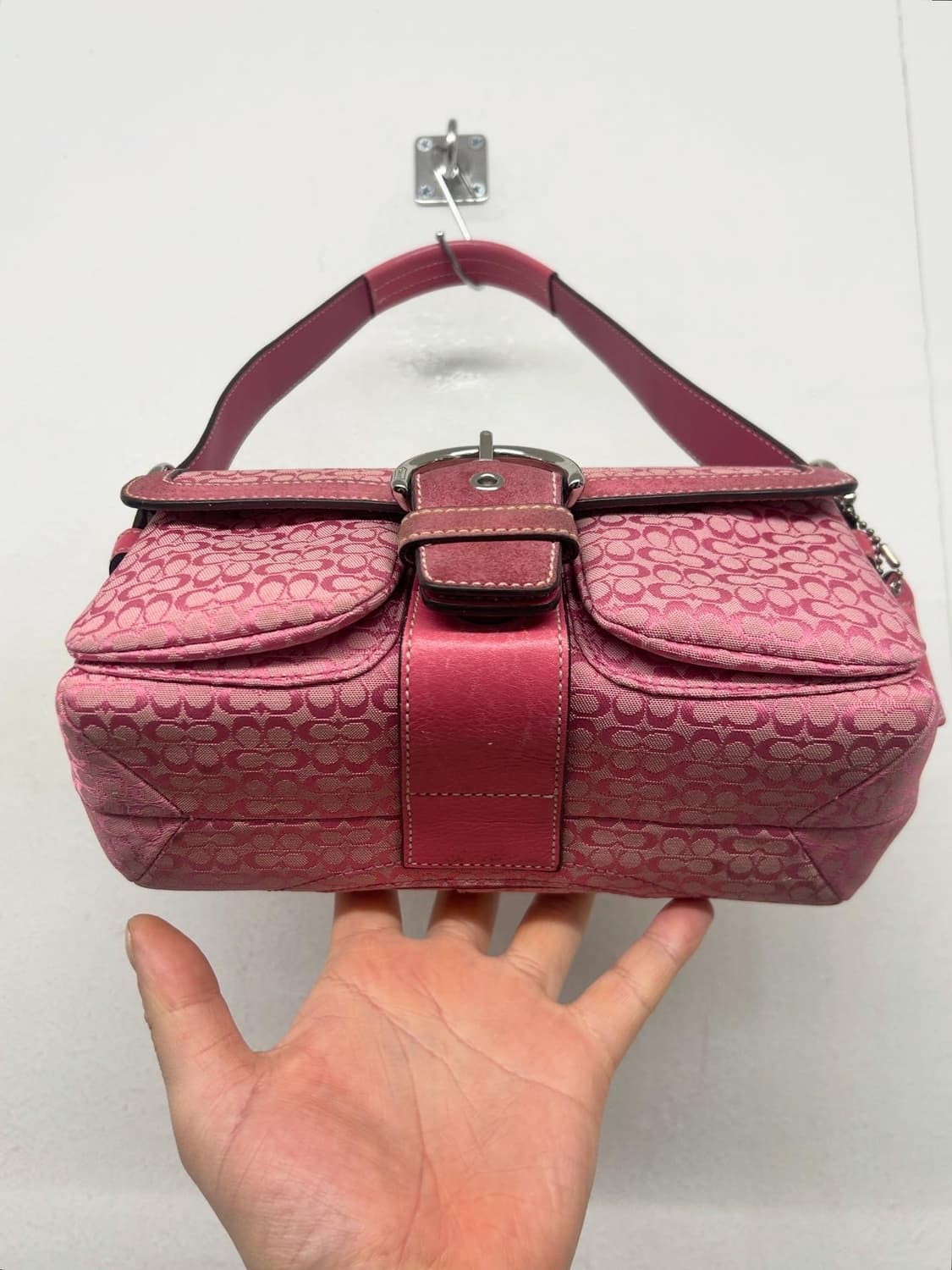 코치 Y2K 핑크 시그니처 미니 숄더백 상품이미지4