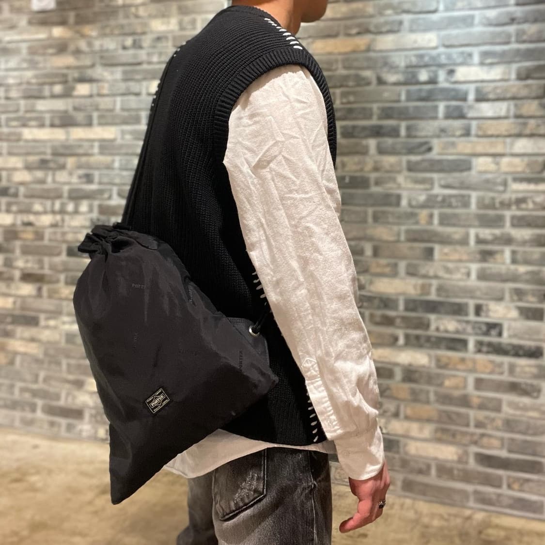 포터 레터링 로고 패턴 크로스백 상품이미지5