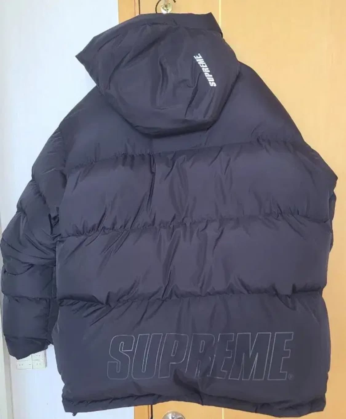 슈프림24FW 고어텍스 900필 다운 파카 블랙 상품이미지2