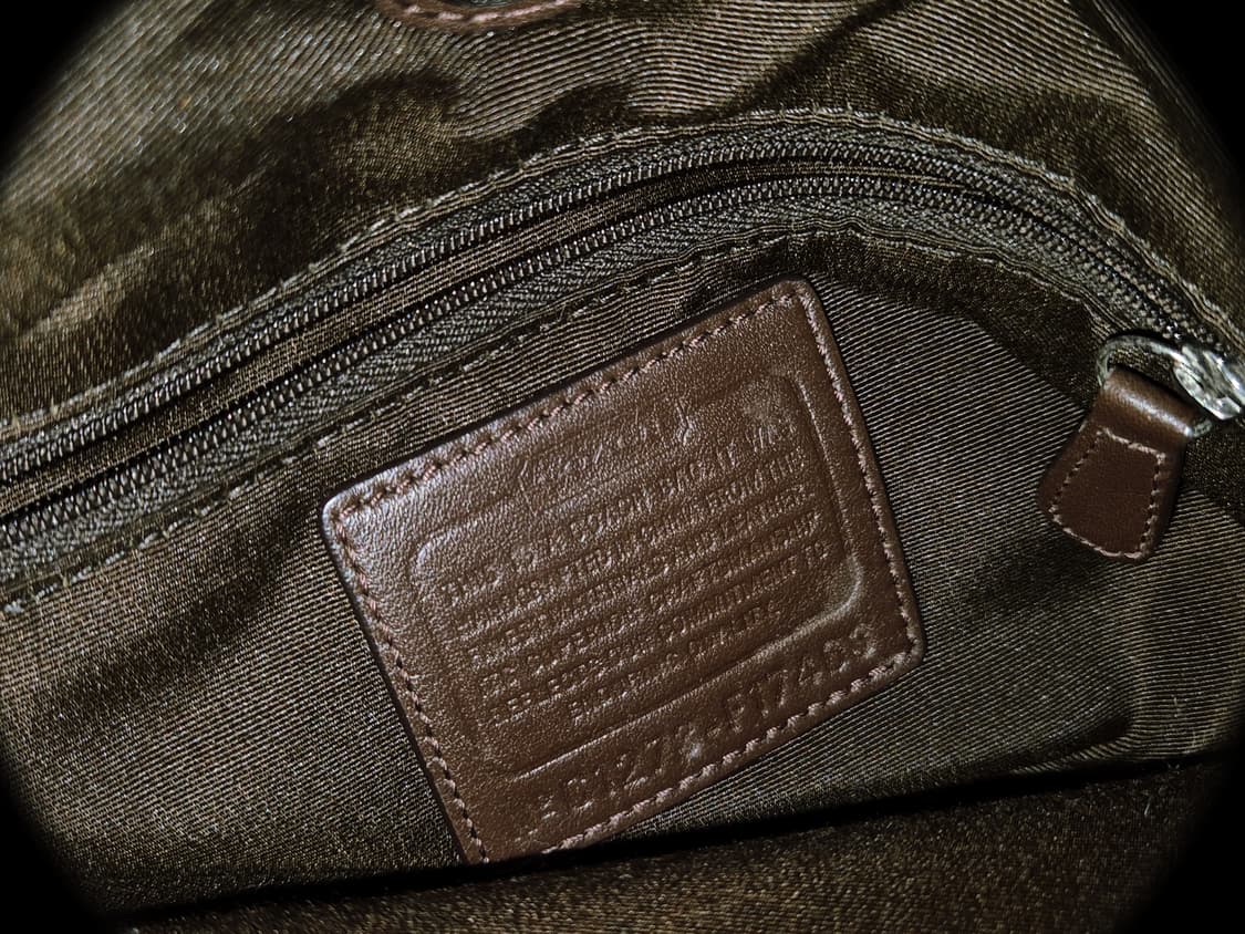 COACH Dark Brown Buckle Hobo Bag 상품이미지3