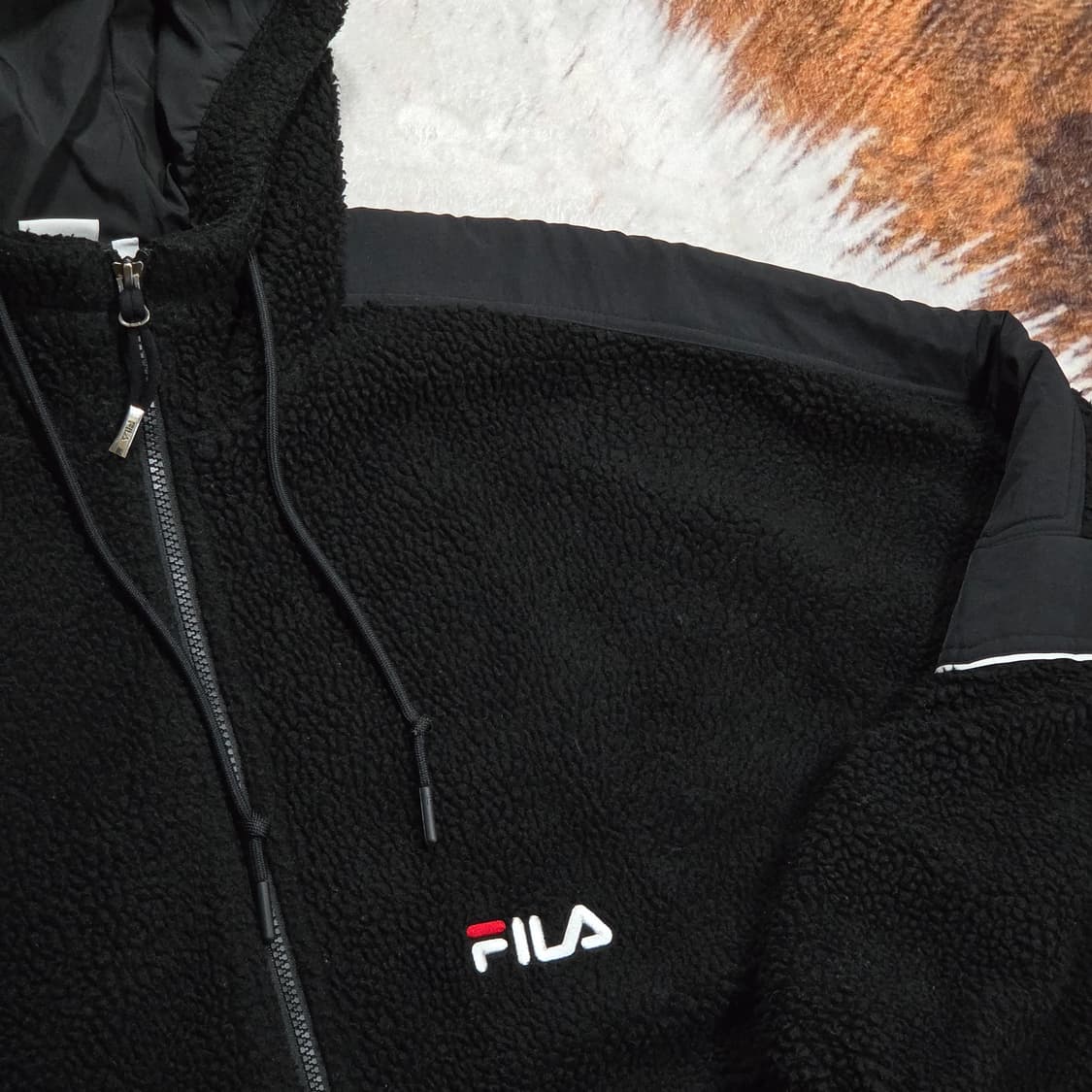 휠라 투웨이 오버핏 자수 후리스 점퍼 상품이미지5