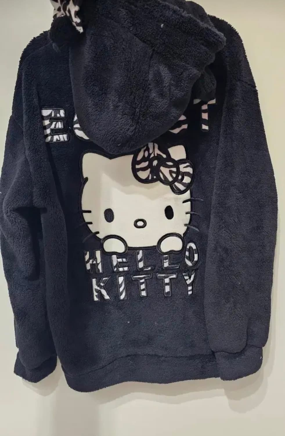 <오늘특가>돈키호테 EGOIST 헬로키티 콜라보 셋업 M사이즈 상품이미지1