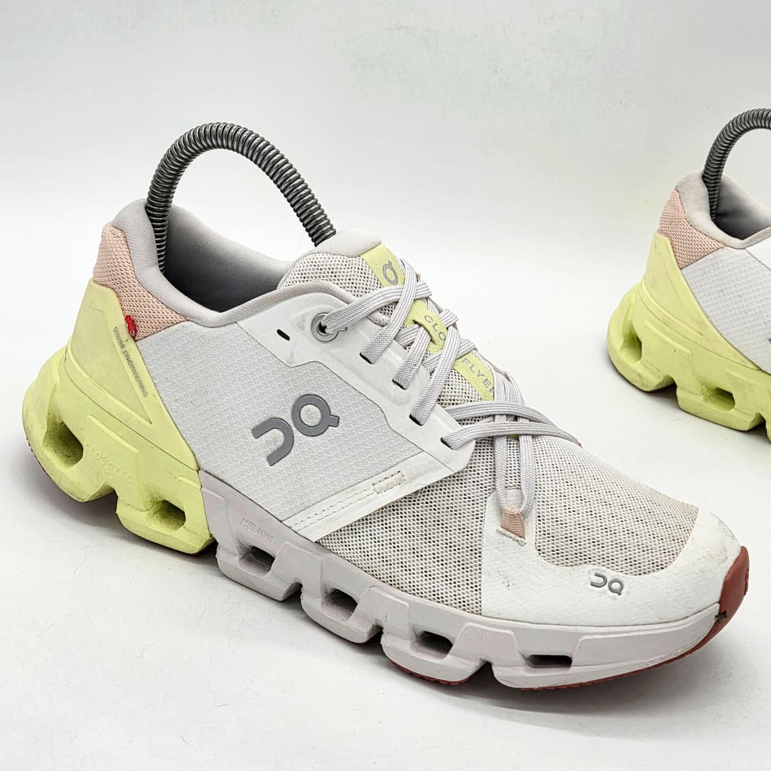 온 러닝 우먼스 클라우드 플라이어 4 화이트 (245) 상품이미지5