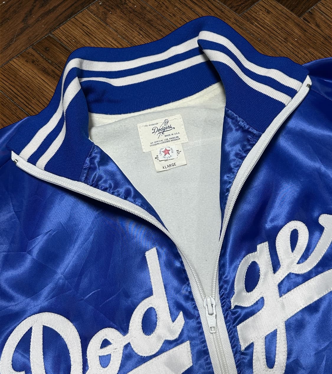 90s LA다저스 오피셜 새틴 트랙자켓 상품이미지4