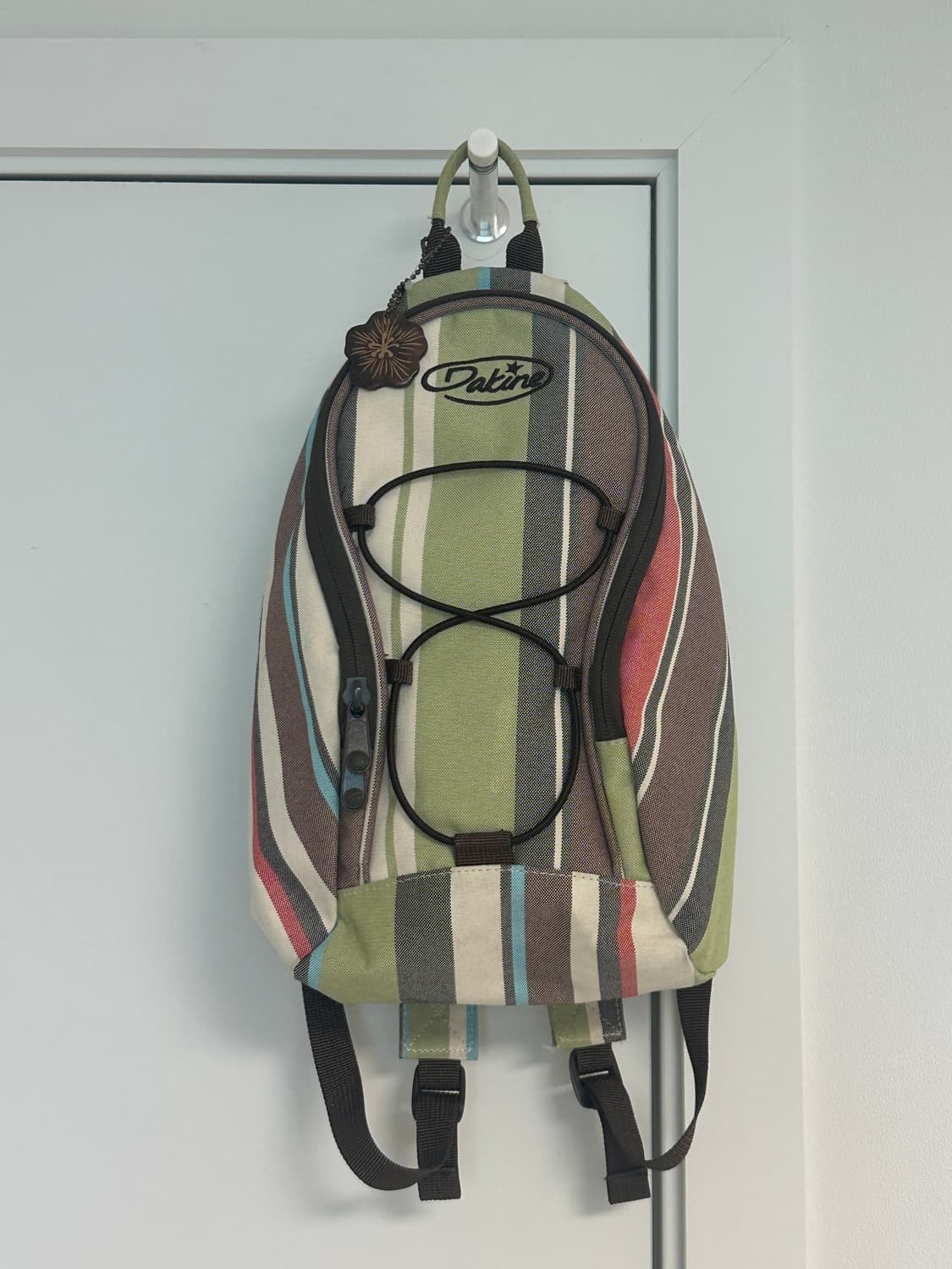 Dakine 스트라이프&도트 백팩 상품이미지1