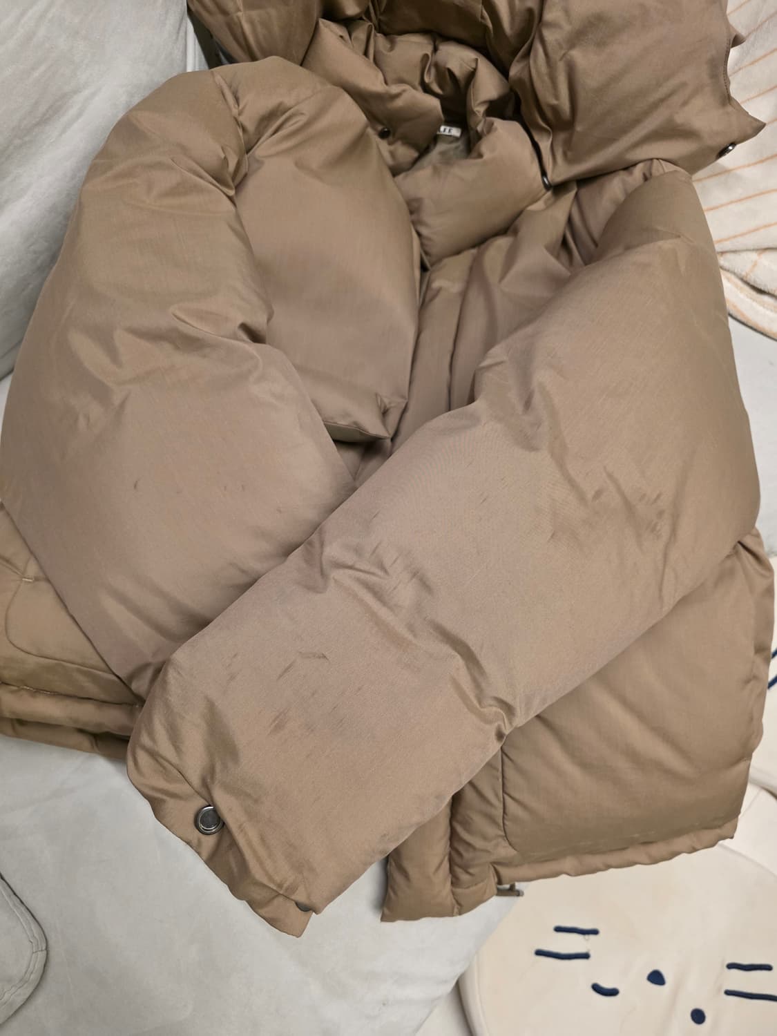 오라리 19fw 브라운 패딩 상품이미지7