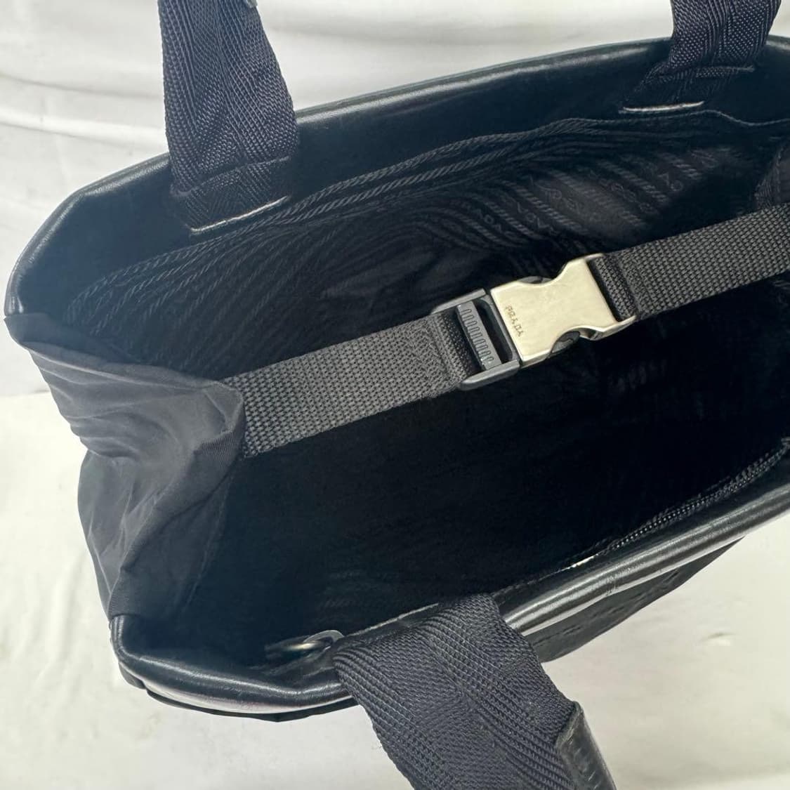 프라다 가죽 나일론 유니섹스 토트백 상품이미지7