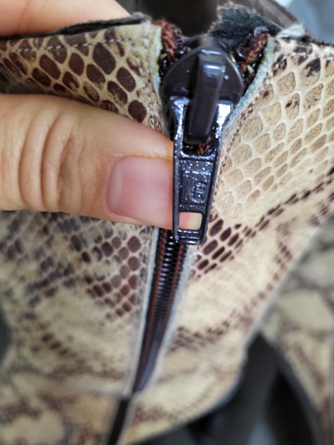 일본구매 이태리 명품브랜드 리얼뱀피 앵클 부츠 235mm 상품이미지5