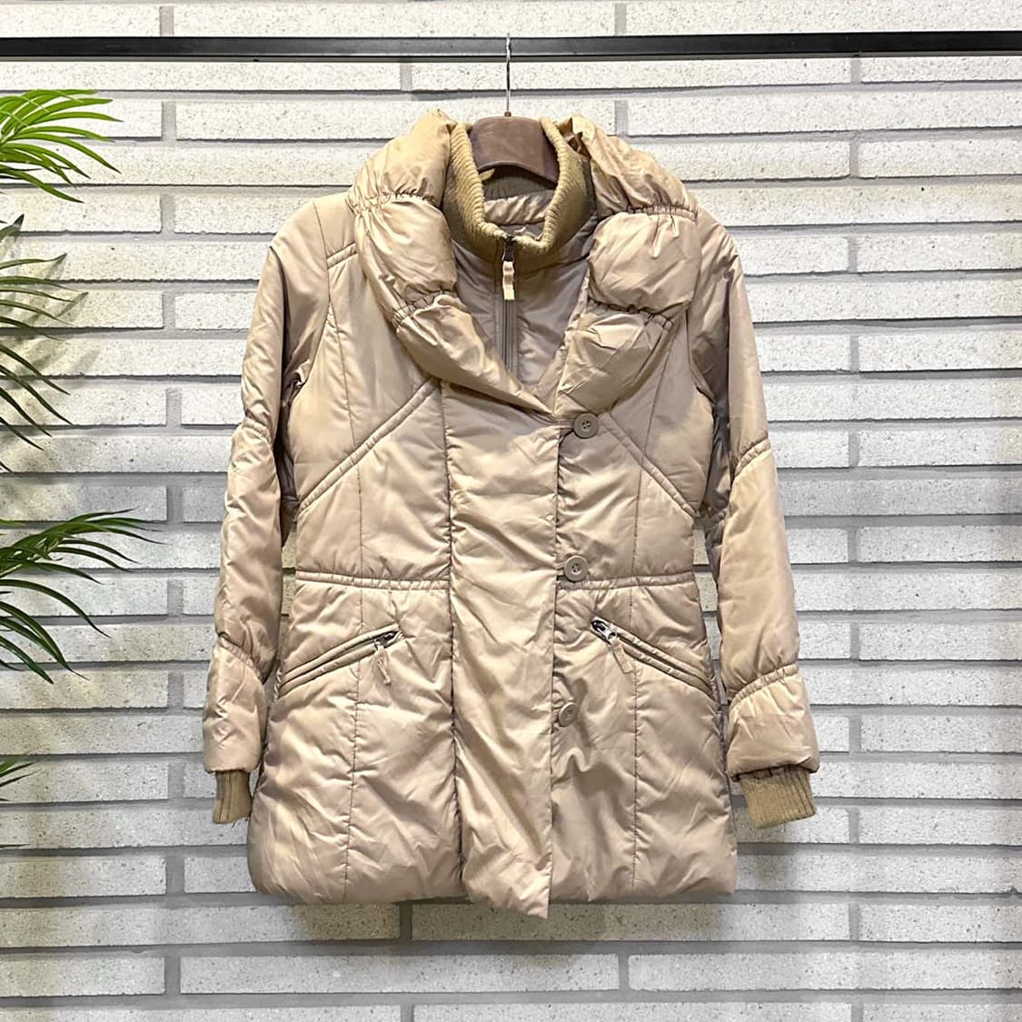 JPN VINTAGE 하프 패딩 숄카라 니트 시보리 투포켓 디테일 베이지 상품이미지2