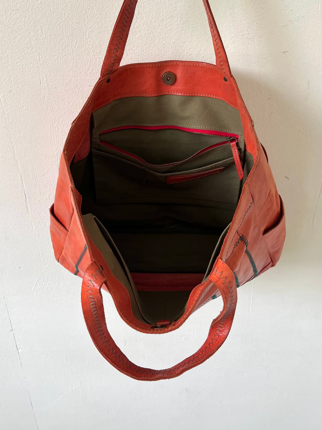 Cuir Jouer Cube 카멜 레더 백 상품이미지3