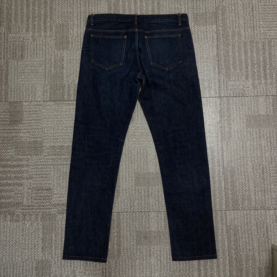 [31] A.P.C 쁘띠 뉴 스탠다드 좋은 상태 상품이미지2