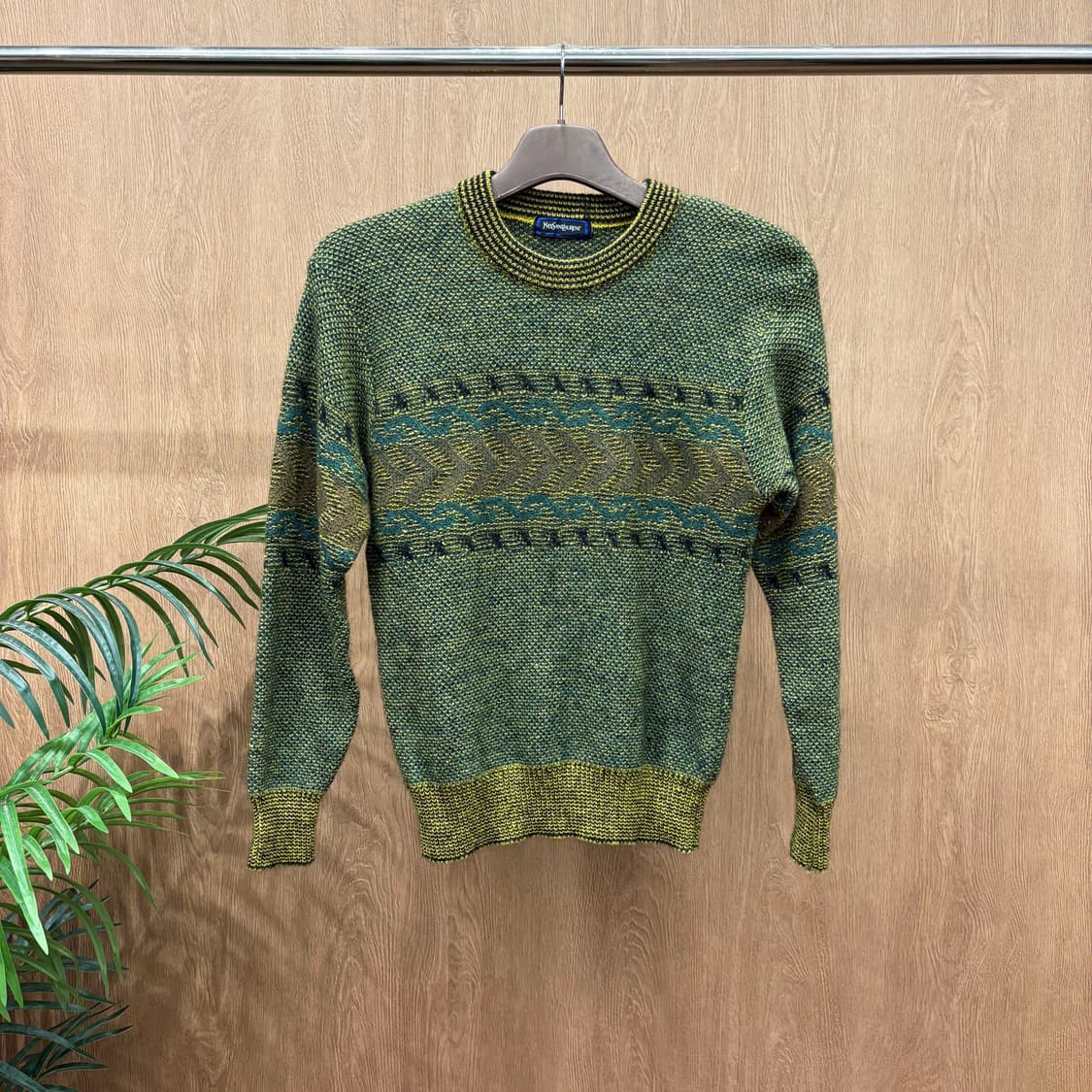 입생로랑 라운드넥 긴팔 울 니트 헤링본 스트라이프 패턴 디테일 그린 상품이미지1