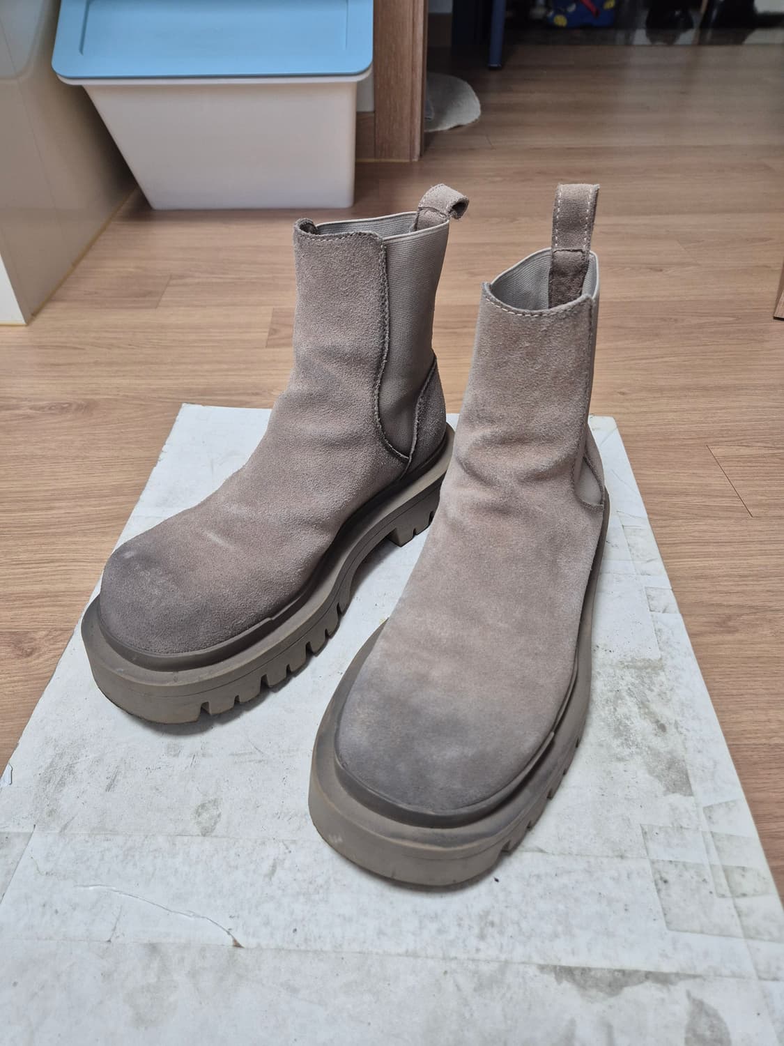 (41/270)자라 볼륨 리얼 스웨이드 첼시부츠  상품이미지2