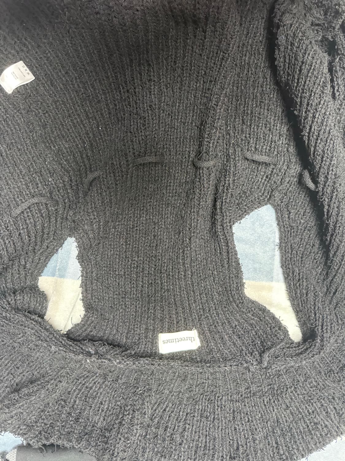 쓰리타임즈 러플 니트 베스트 블랙  상품이미지4