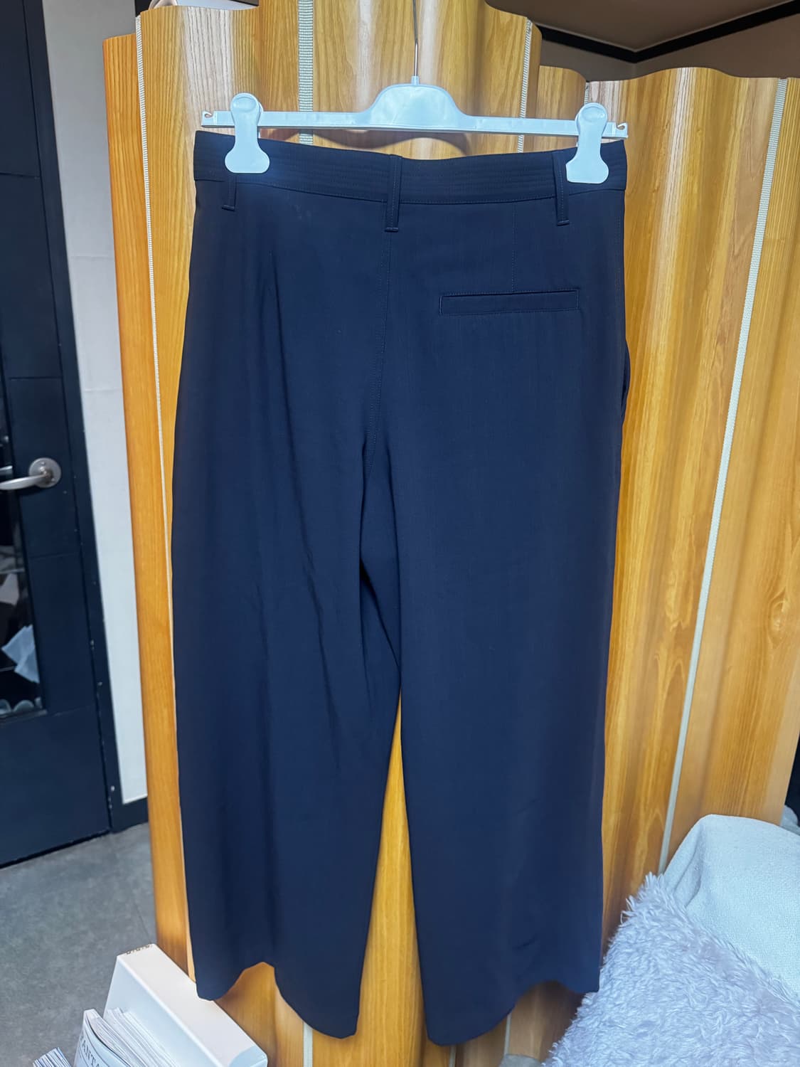 [새상품] 르메르 26SS 싱글 플리츠 팬츠 48 상품이미지5