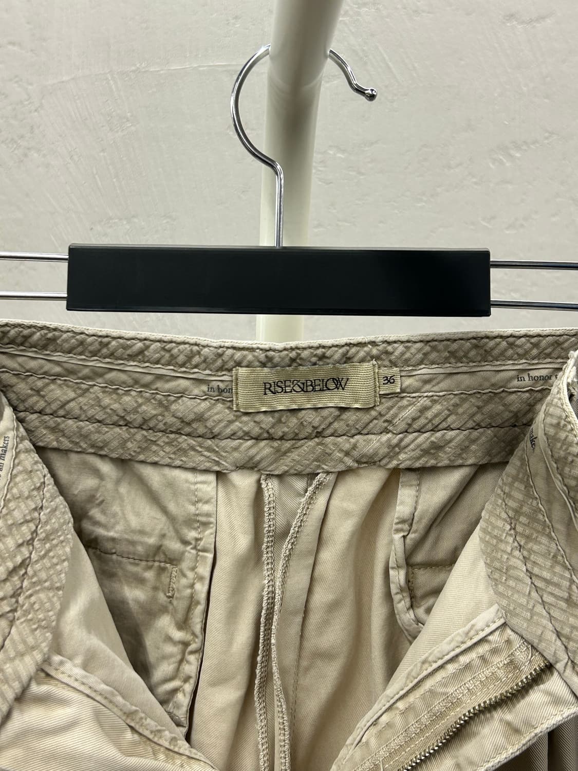 RISES&BELOW 라이즈앤빌로우 베이지 핀턱 와이드 팬츠 상품이미지5