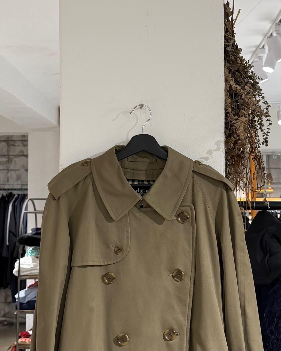 버버리 카키 더블 브레스트 클래식 트렌치코트 상품이미지4
