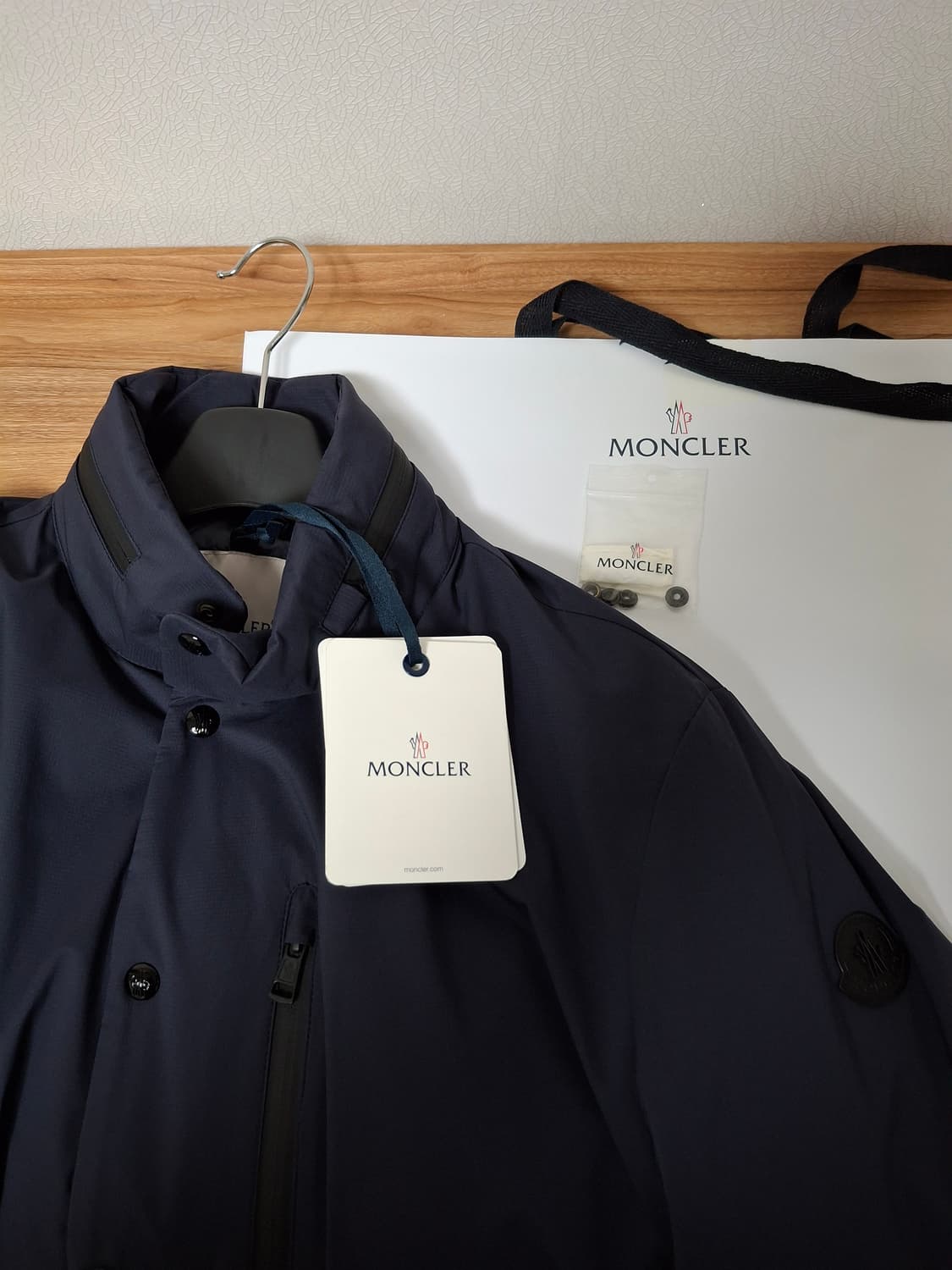 몽클레어 경량 패딩 자켓 상품이미지4