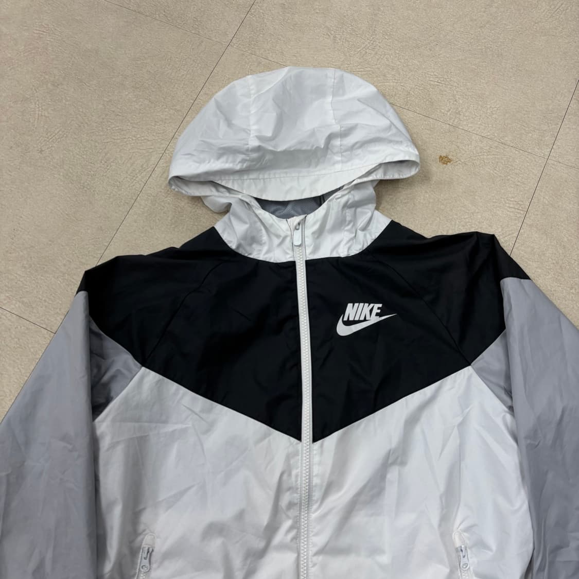 나이키 퓨추라 배색 윈드러너 상품이미지2