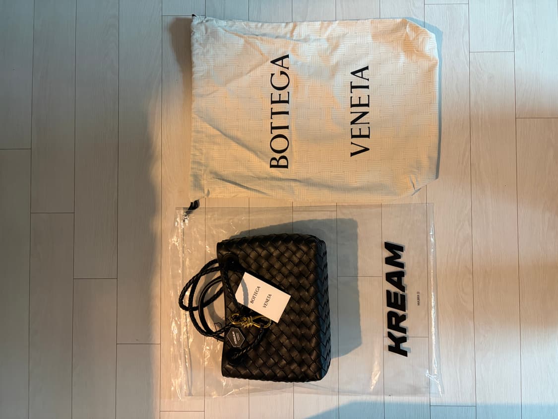 (새상품) 보테가베네타 안디아모 블랙 금장 스몰 팝니다 상품이미지3