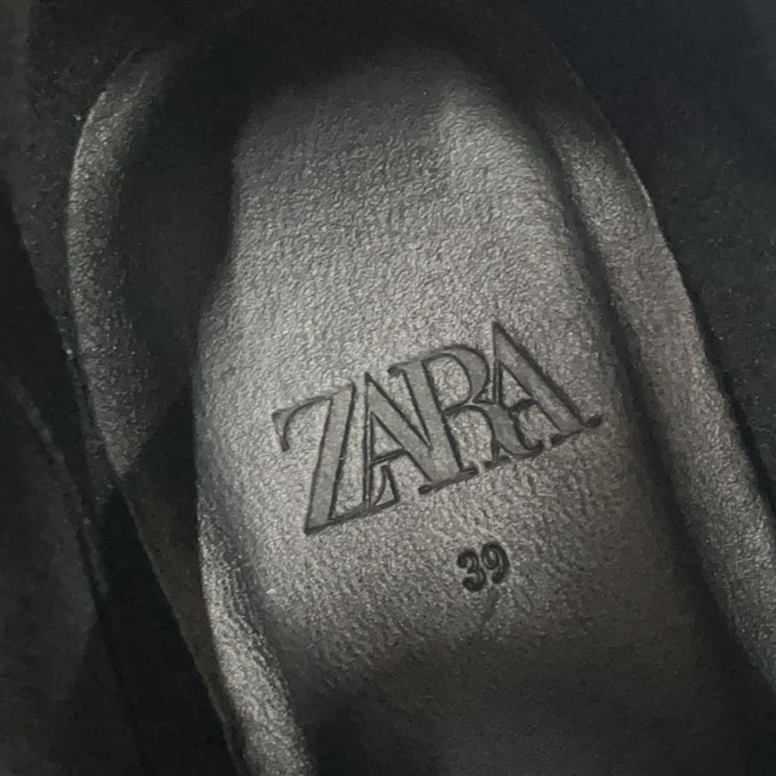 자라 ZARA 블랙 굽 유광 부츠 255 X01502 상품이미지6