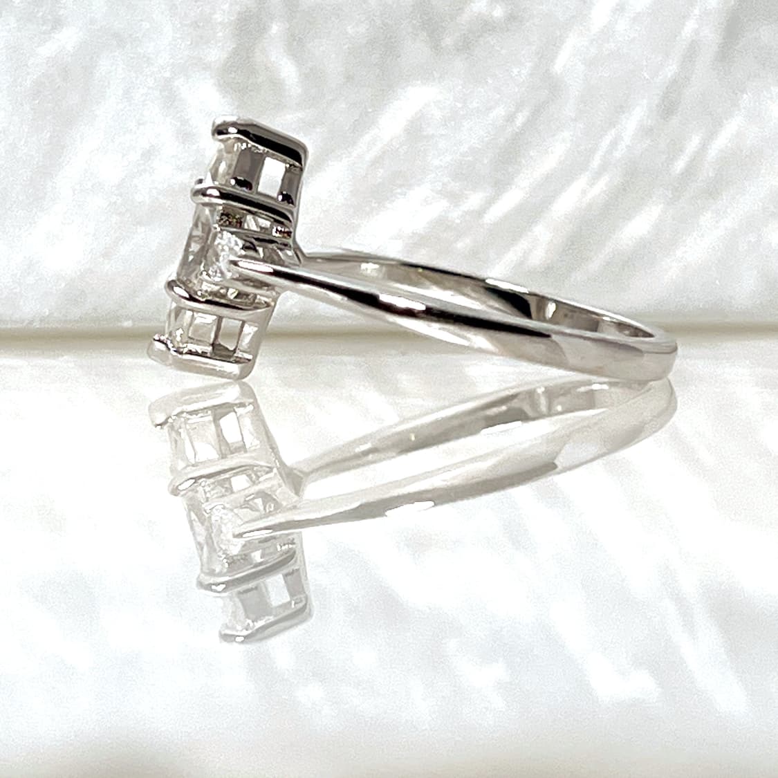 *새상품* 모이사나이트 마퀴브 컷 사이드 스톤 은반지 상품이미지3