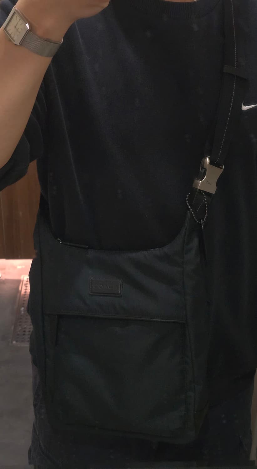 코치 발릭 나일론 크로스 바디백 블랙 상품이미지2