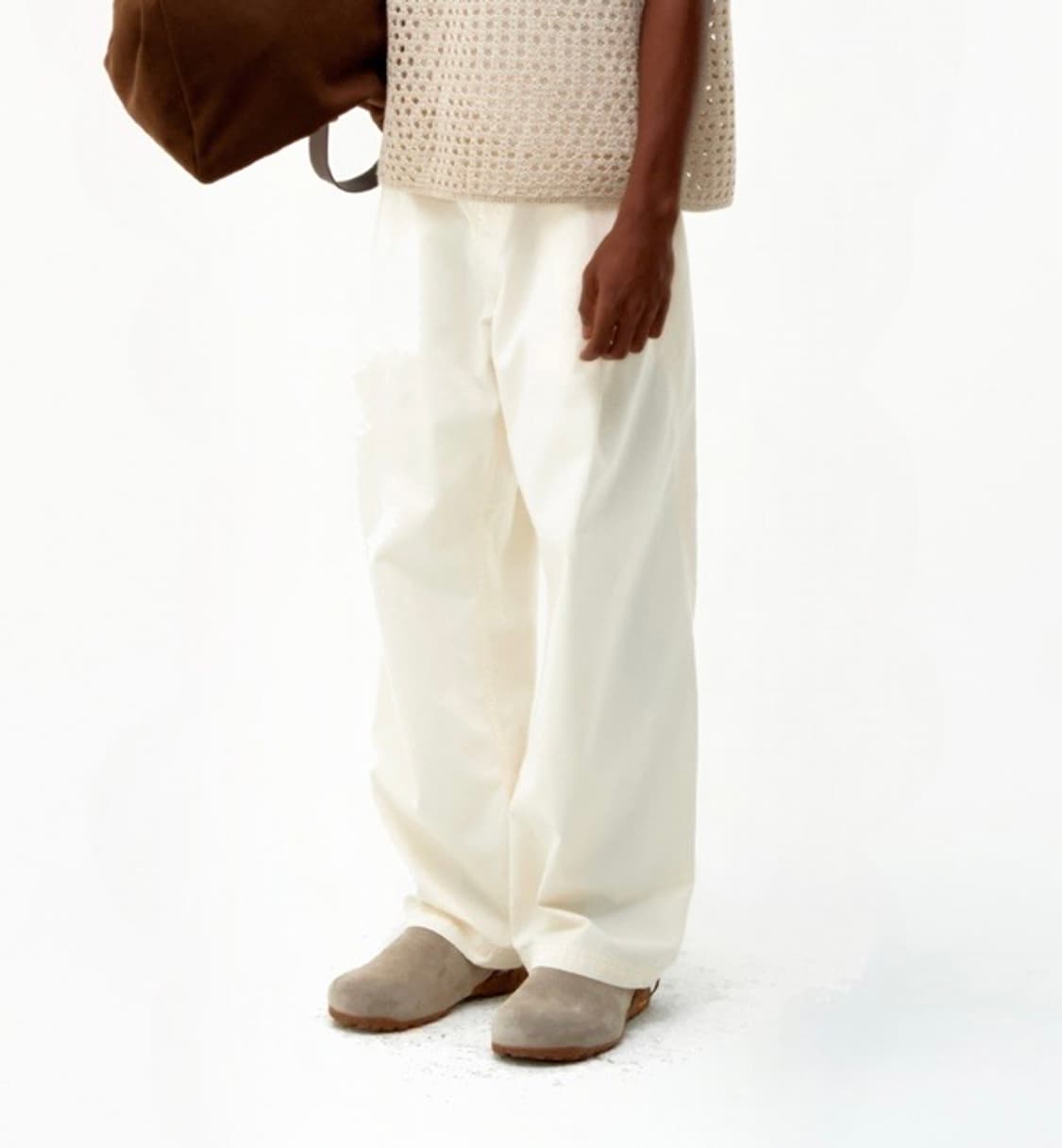 (L)쿠어 코튼 블렌드딥 플리츠 커브드 팬츠 크림베이지 상품이미지1