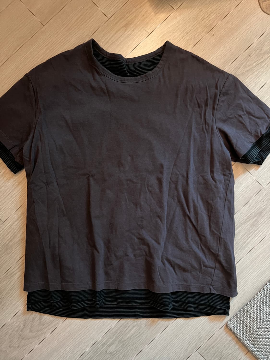 해칭룸 Two Face Stripe Tee purple charcoal 상품이미지4