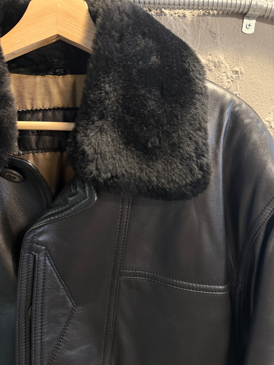 피에르 발망 1990년대 양가죽 하프코트 퍼카라 블랙 상품이미지7