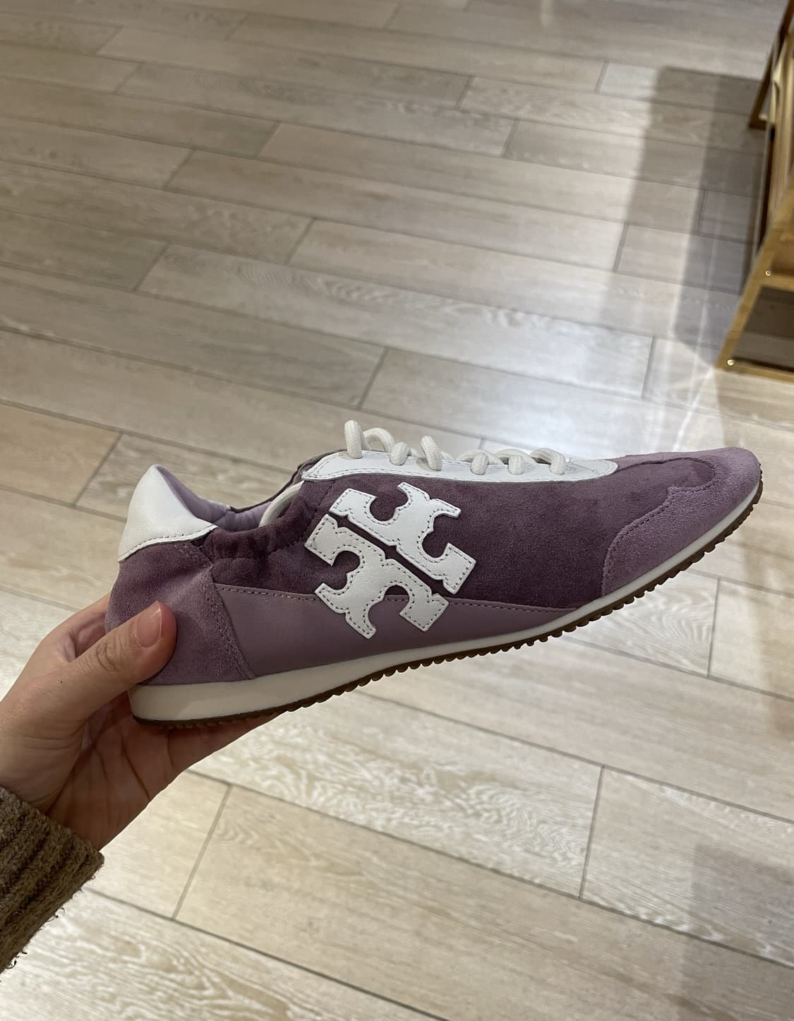 👟토리버치 스웨이드 운동화 상품이미지1