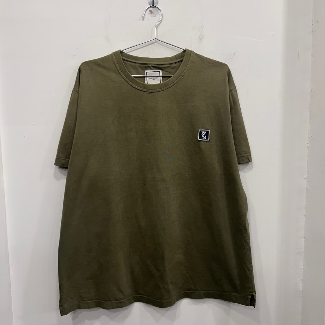 우영미 파리스 스몰 와펜로고 절개 반팔티 상품이미지2