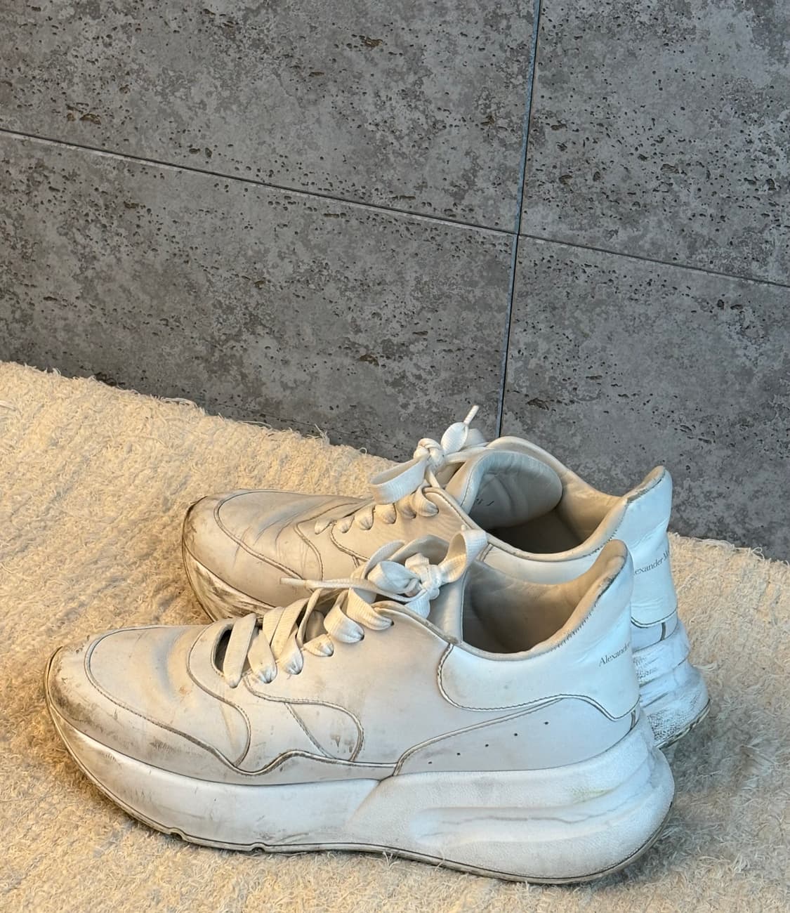 알렉산더 맥퀸 오버솔 러너 스니커즈 상품이미지3