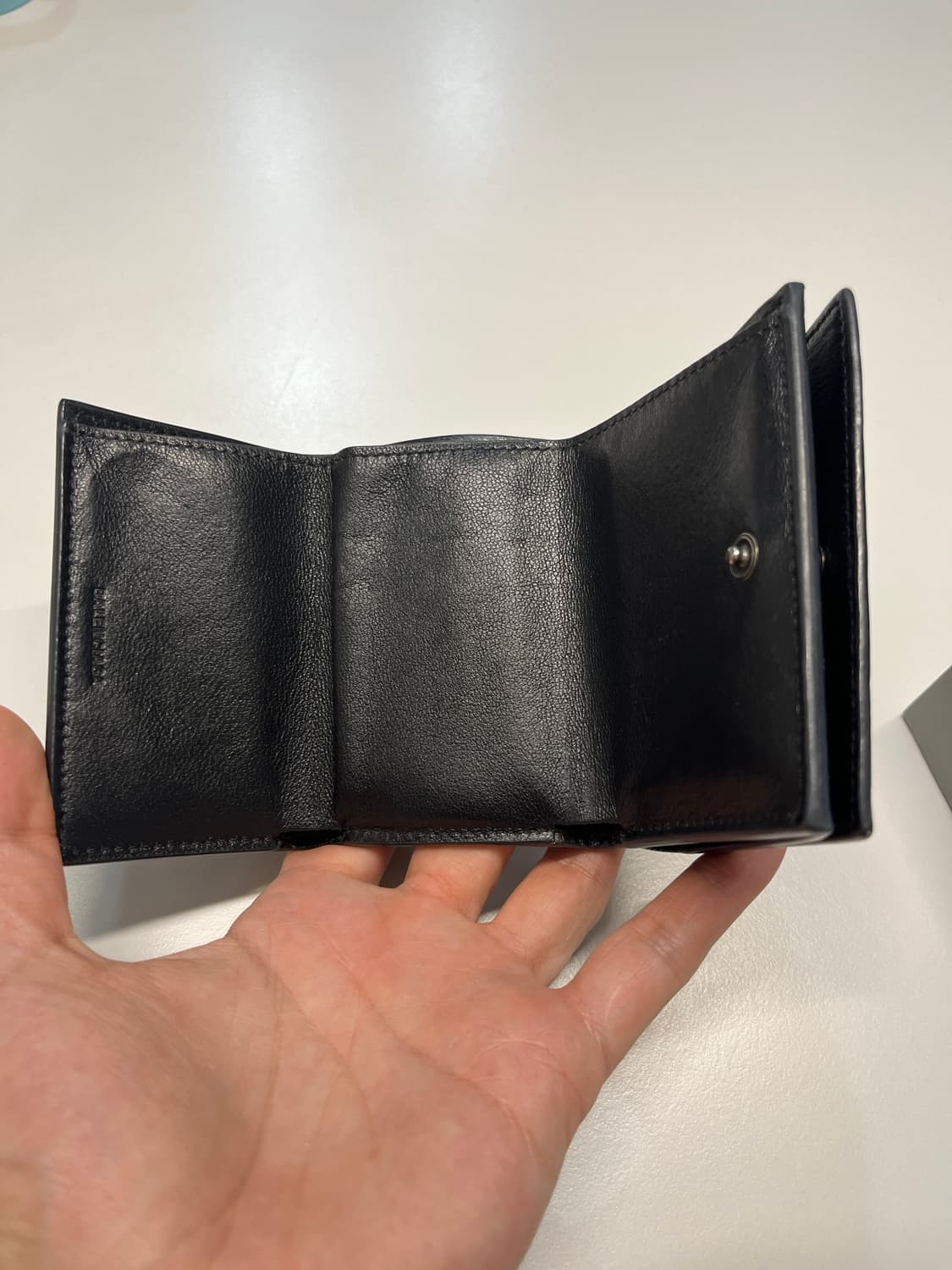 발렌시아가 에센셜 미니월렛 (여성 3단 지갑) 판매. 상품이미지8