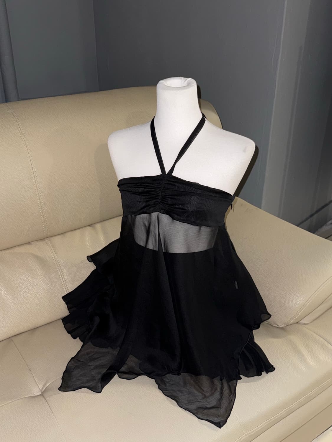 unbalance cutting halter-neck top 상품이미지1
