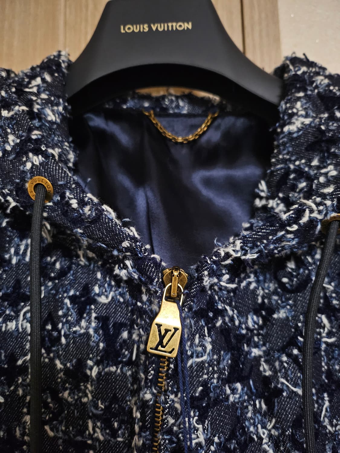 루이비통 플록드 모노그램 데님 후드  상품이미지4