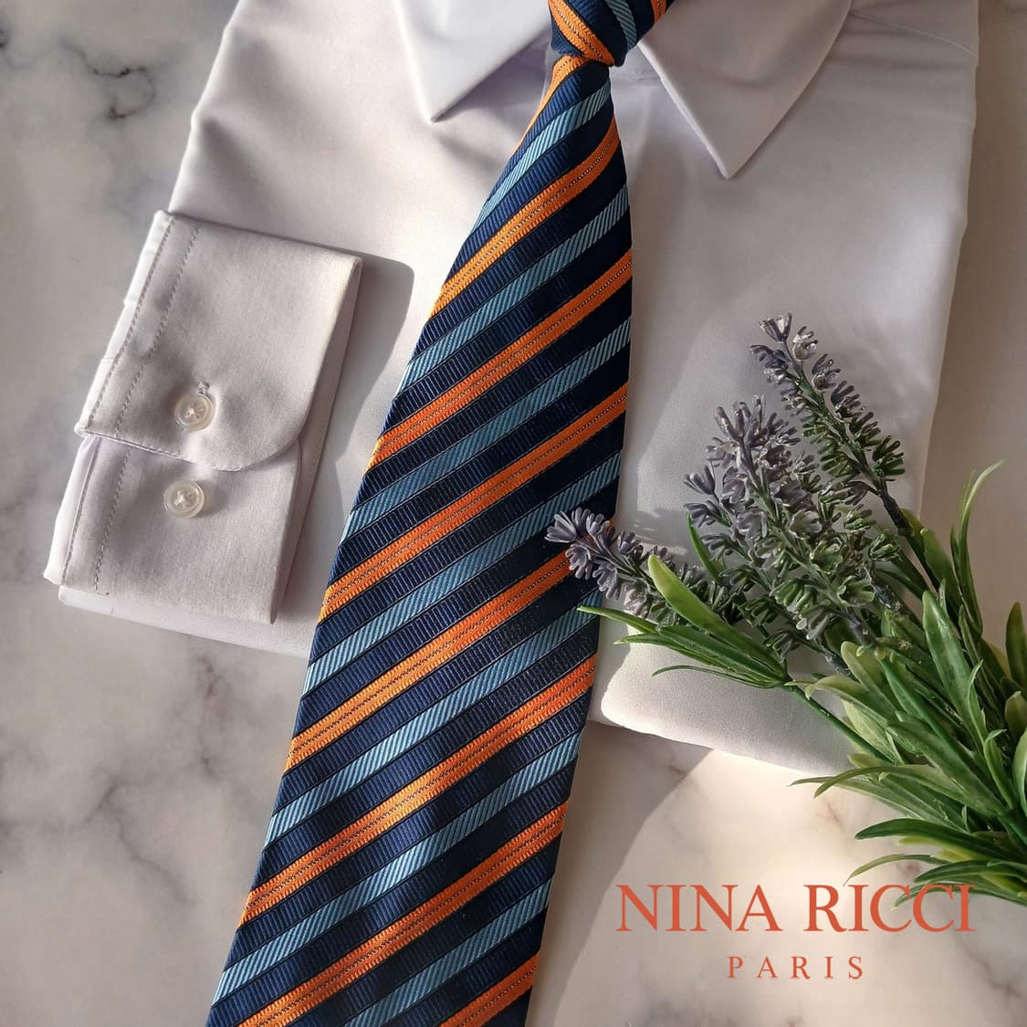 니나리치 스트라이프 실크 넥타이 9.6cm A+등급 A19011
 상품이미지1