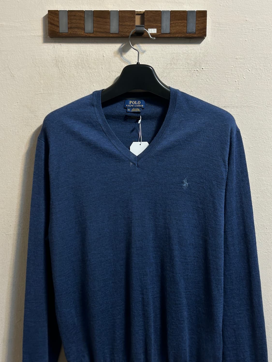 폴로 랄프로렌 메리노 울 브이넥 니트 스웨터 상품이미지2