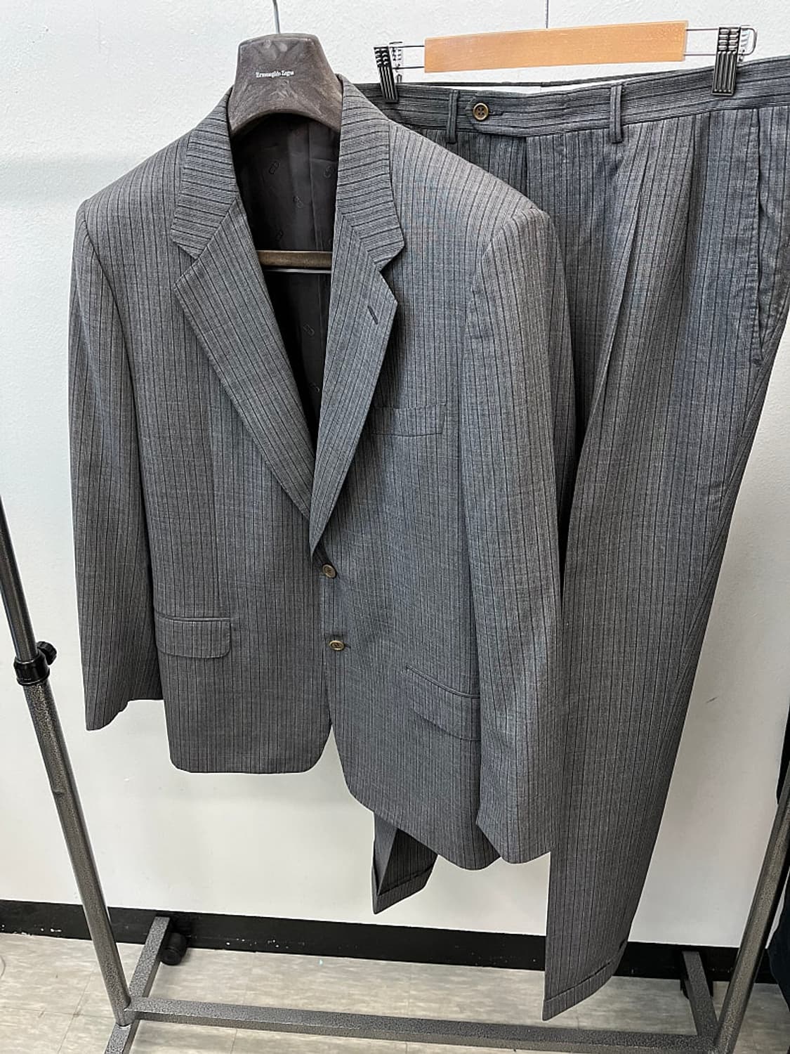 105,35) 크리스찬디올 스트라이프 슈트  상품이미지1
