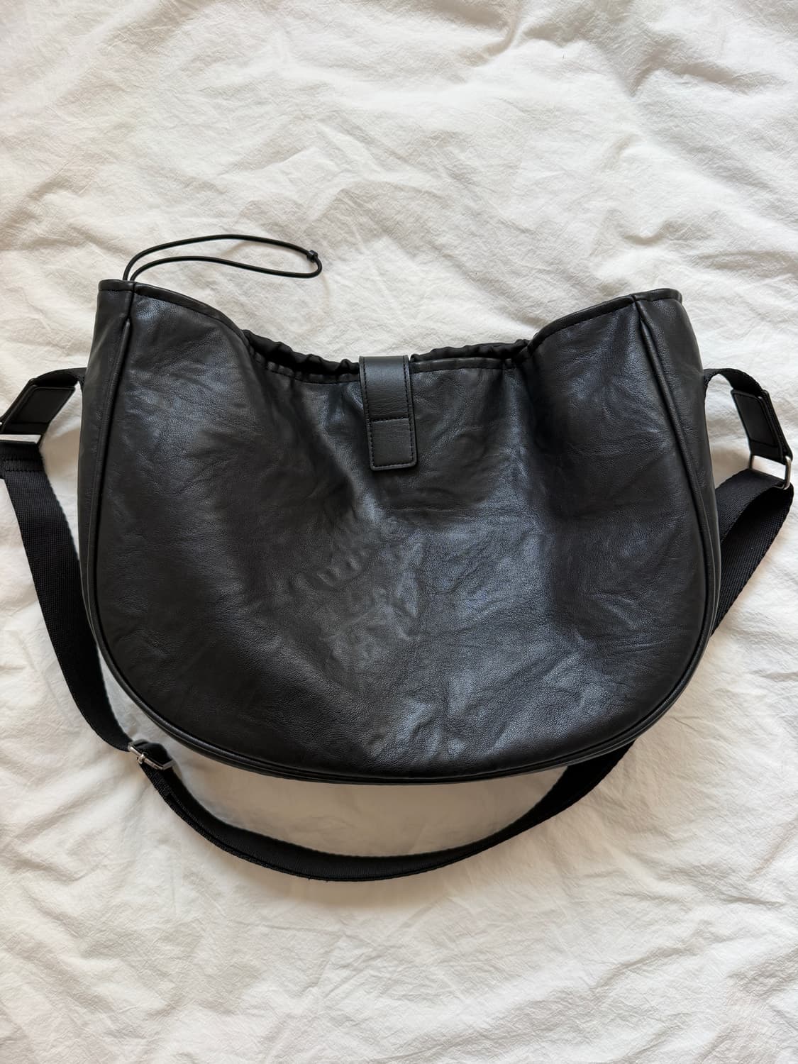 해칭룸 웨이비백 미들 사이즈 레더 블랙 상품이미지4