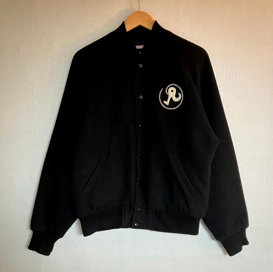 리차드슨 X 올림피아 르탱 울 바시티 삽니다 상품이미지2