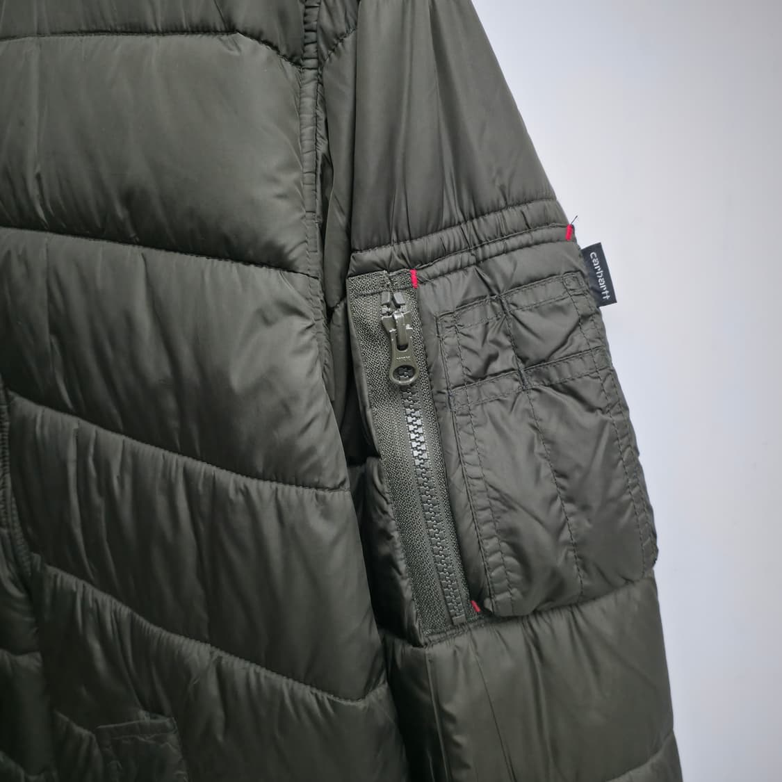 [M] 칼하트 WIP 브라이언트 경량 패딩 다크 올리브 상품이미지5