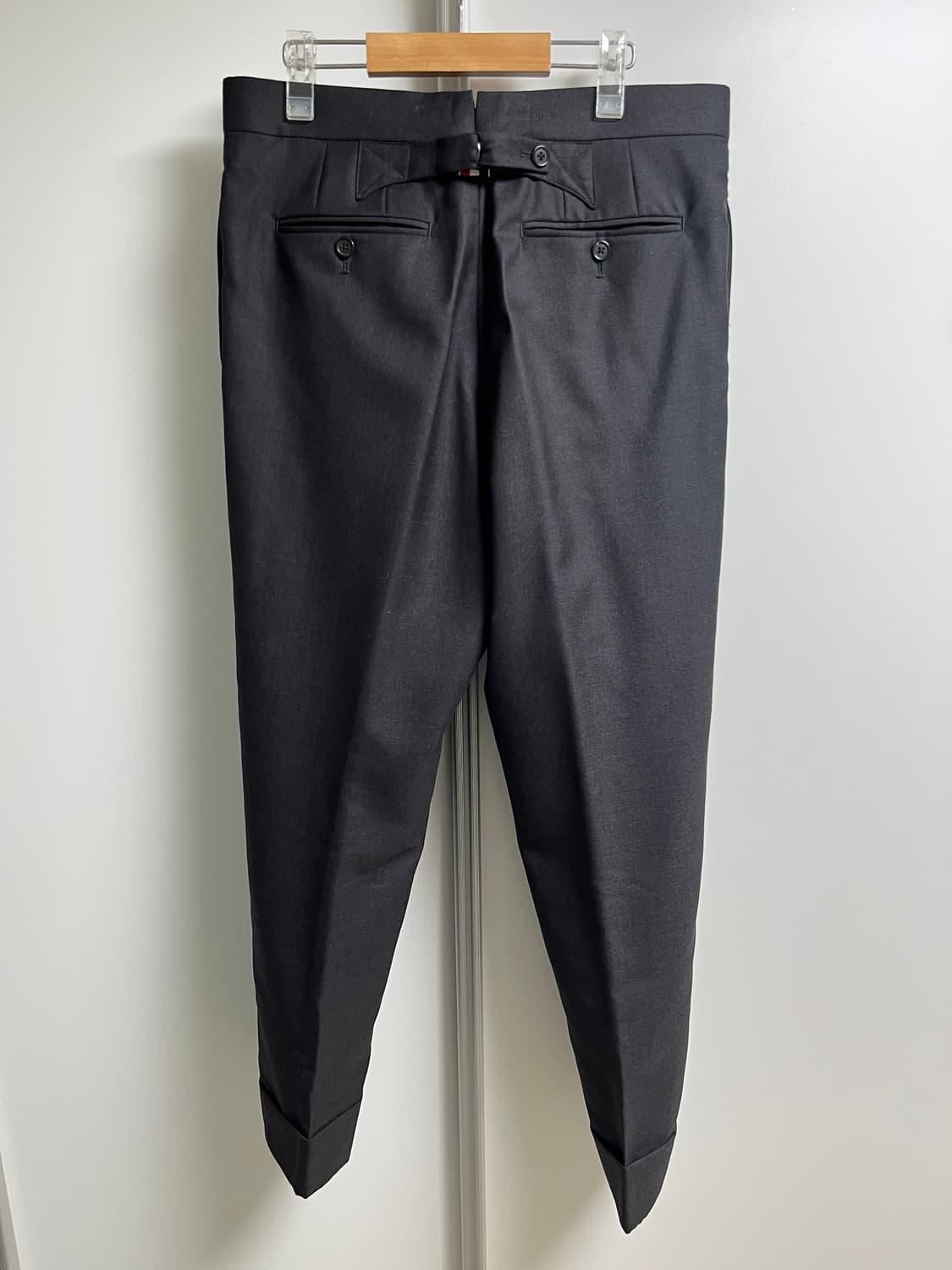 톰브라운 수트 차콜 상품이미지7