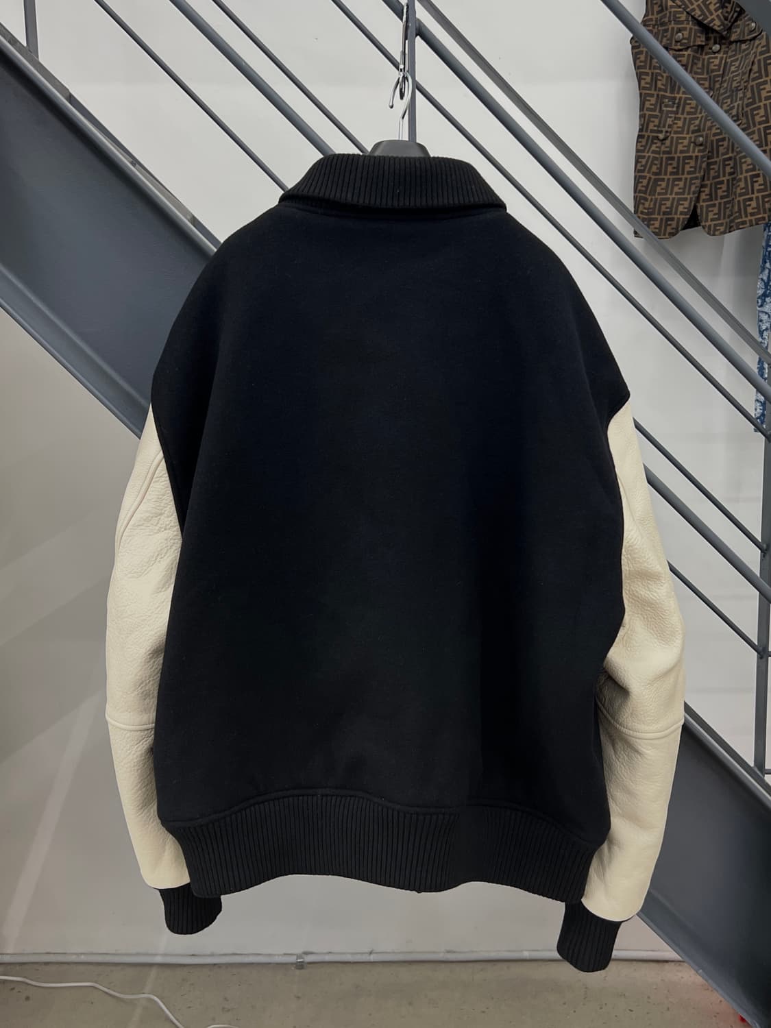 이스트로그 24FW 블랙 멜턴 스타디움 자켓 상품이미지2