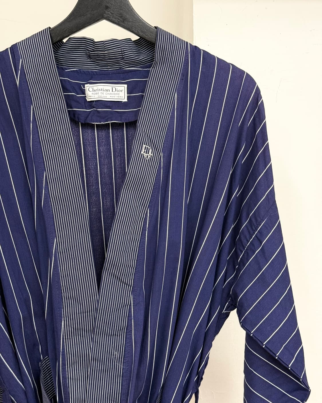 크리스찬 디올 네이비 스트라이브 드래싱 가운 상품이미지4