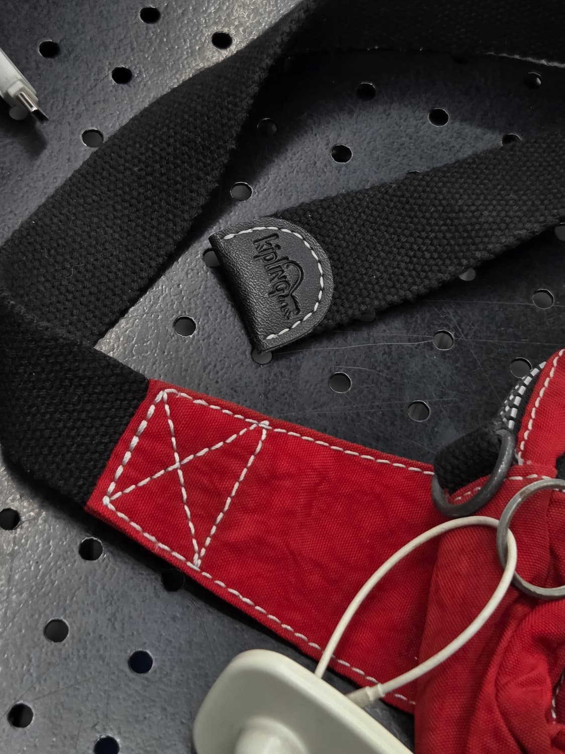 키플링 레드 힙색 상품이미지3