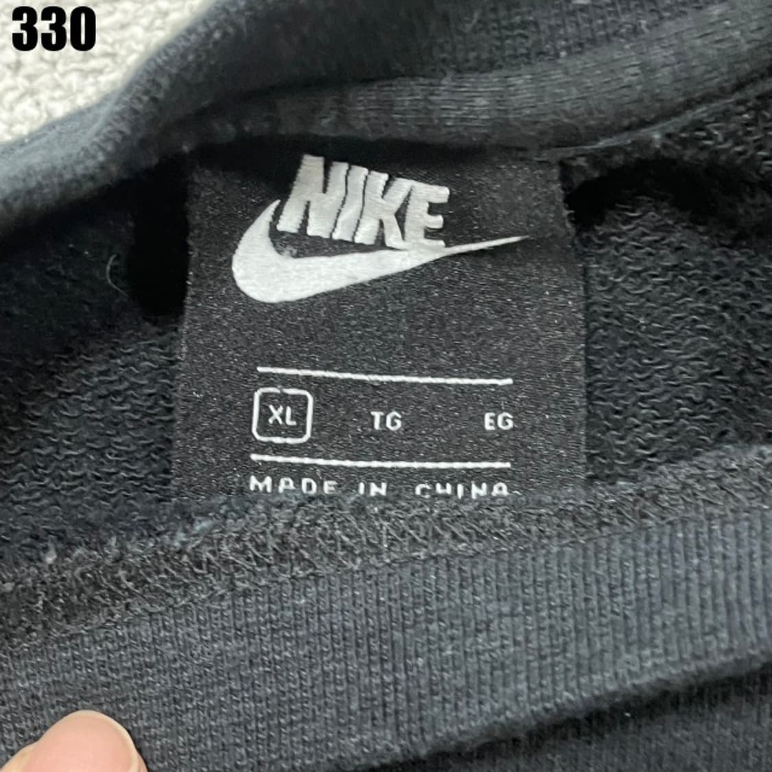 나이키 스우시 블랙 맨투맨  상품이미지2