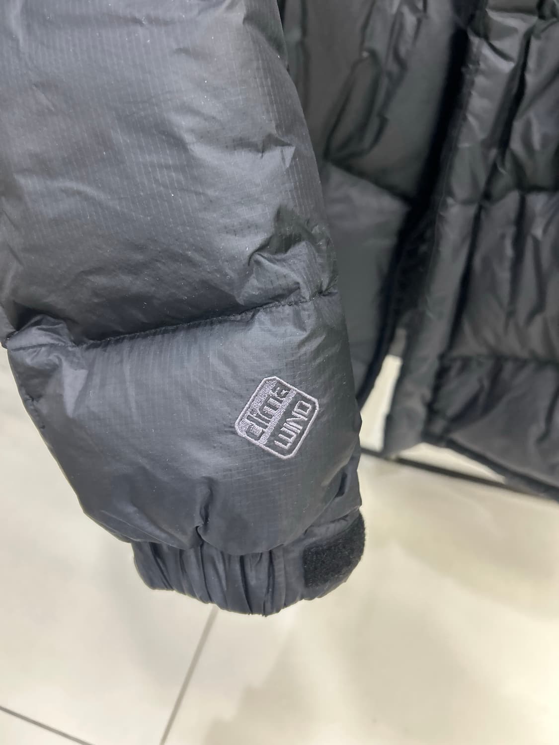 살로몬 구스패딩 L size 상품이미지3