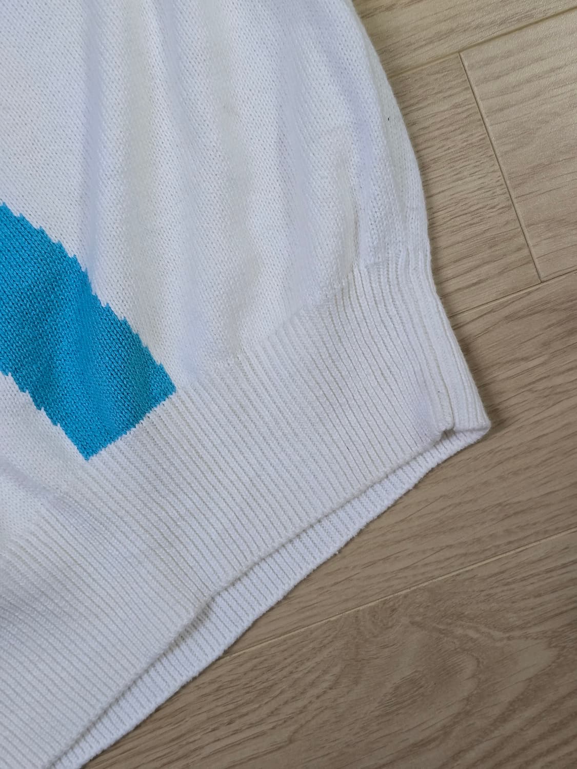 꾸레쥬 옴므 자수로고 코튼 니트 L사이즈 상품이미지4