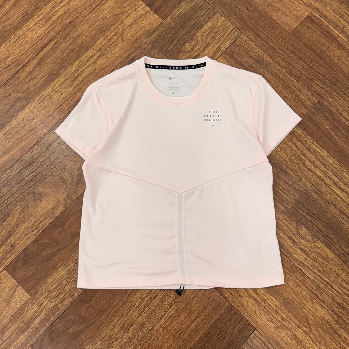 여성용 L 나이키 런닝 디비전 빅로고 라운드 티셔츠  상품이미지2